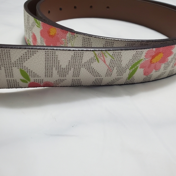Michael Kors Reversible Leather Logo Floral Belt - Picture 3 of 6